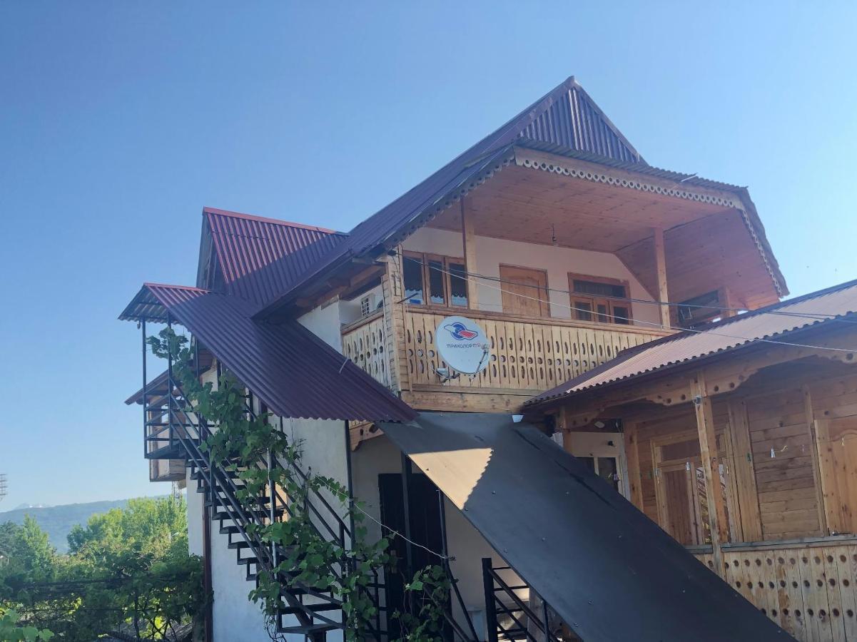 Гостевой Дом Тина Sukhumi Bagian luar foto