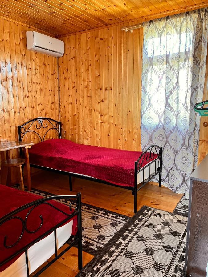 Гостевой Дом Тина Sukhumi Bagian luar foto